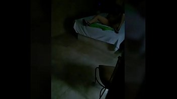 Esposa puta en hotel infiel se masturba y pide que la llenen de lechita
