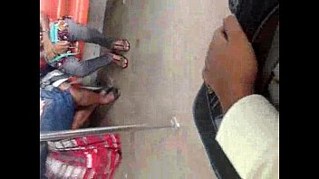 Sri Lankan girl legs showing train gal lanka