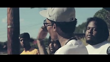 Wiz Khalifa - Black And Yellow [Official Music Video] (1)